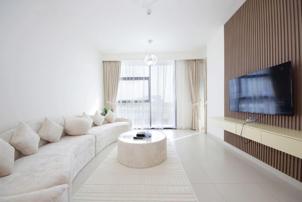 Hills Dreamin Spacious 1br With Balcony * Dubaï