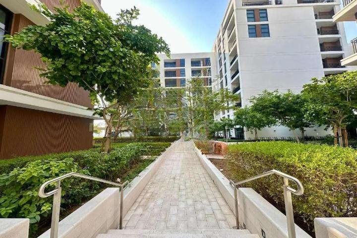 Hills Dreamin Spacious 1br With Balcony Dubaï